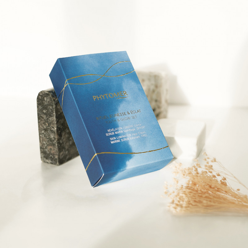 Revive your complexion's radiance with a complete skincare ritual including 2 bestsellers:
SKIN LUMINATION Complexion Cream Dark Spots - Wrinkles 50 ml
MARINE SCRUB Creamy Exfoliant - 50 ml
